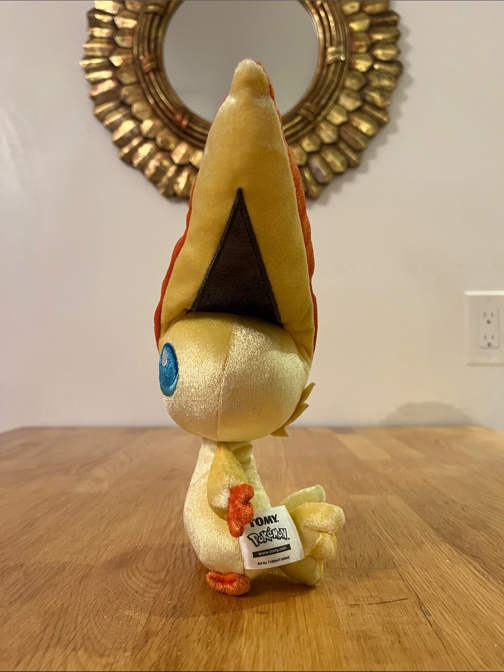 Victini - Picture 2 of 4